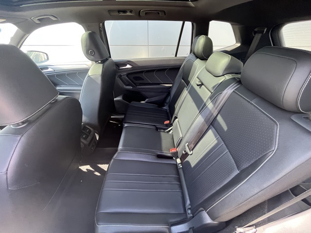 2024 Volkswagen Tiguan SE R-Line Black photo 3