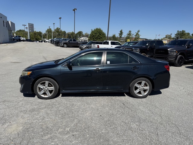 2014 Toyota Camry SE photo 9