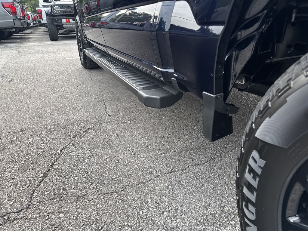 2025 Ford F-150 XLT photo 16