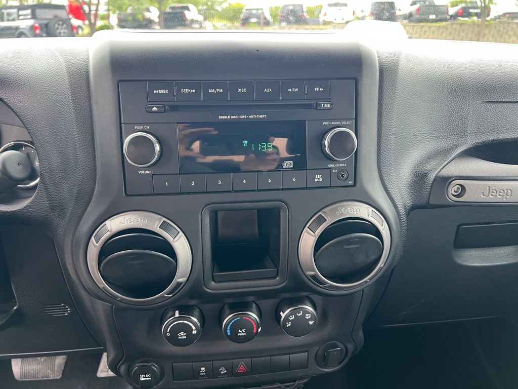 2017 Jeep Wrangler Sport photo 27