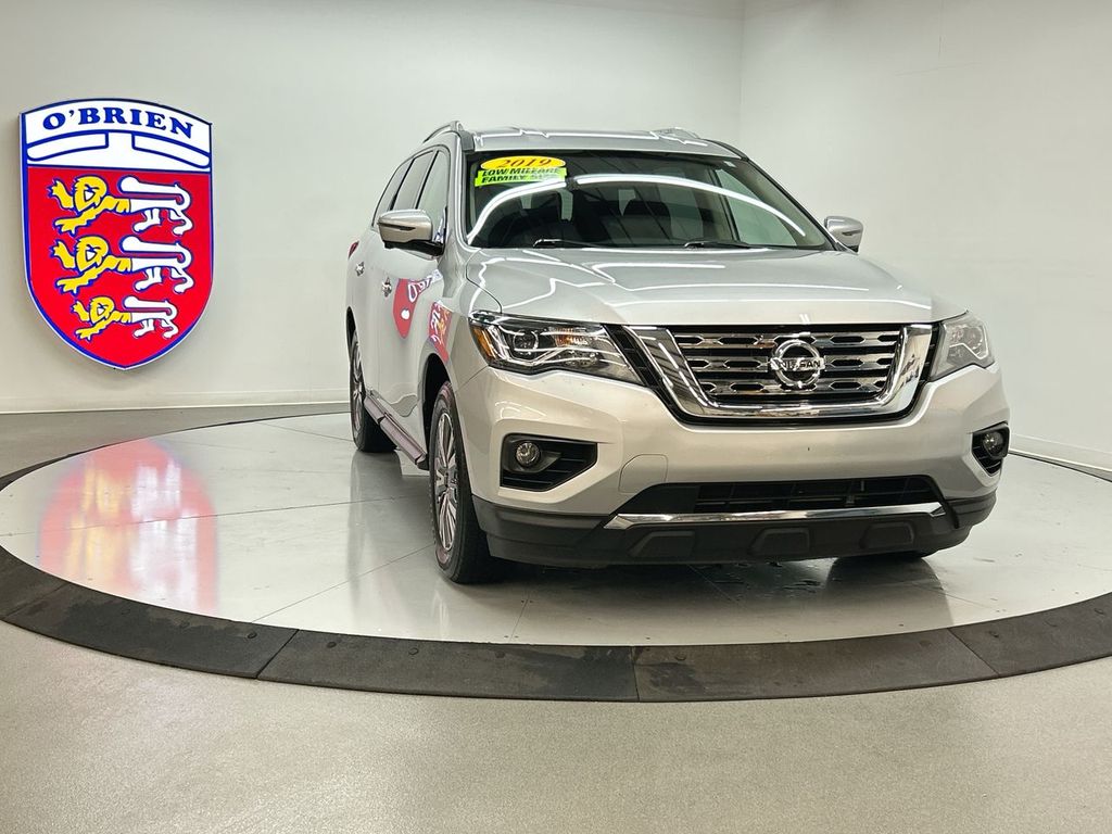 2019 Nissan Pathfinder SL