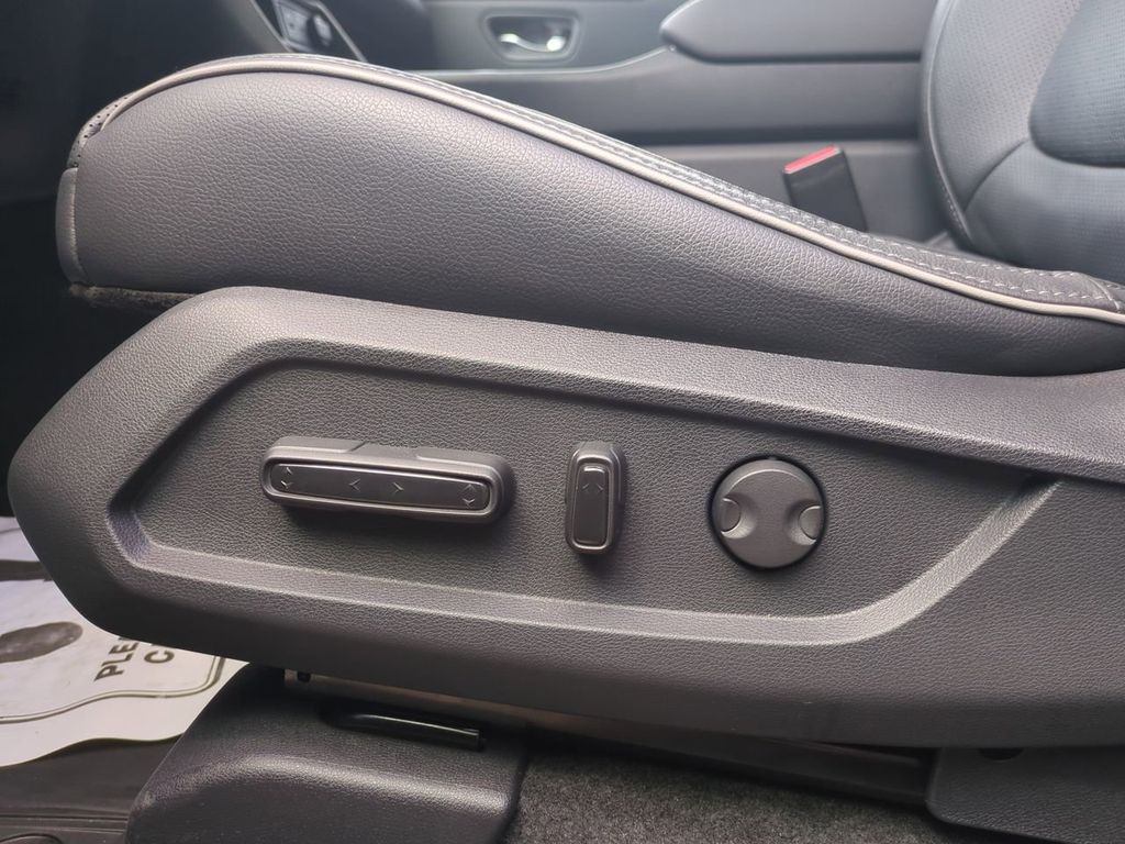 2023 Honda Pilot Elite photo 18