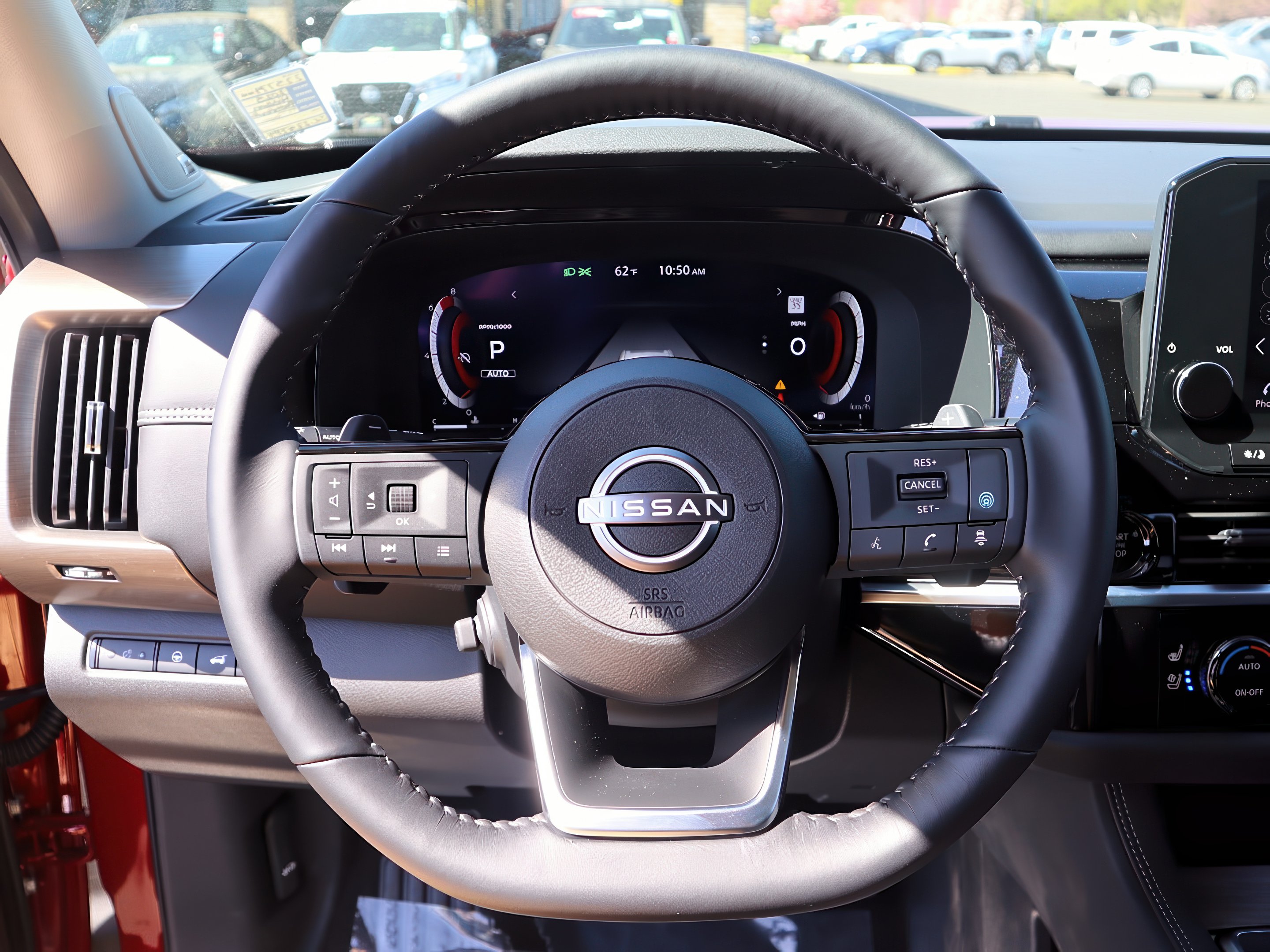 2025 Nissan Pathfinder Platinum photo 12