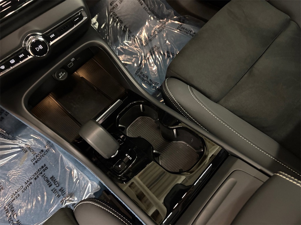 2023 Volvo XC40 Recharge Ultimate photo 20