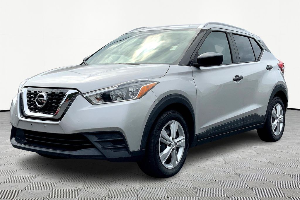 2019 Nissan Kicks S photo 3