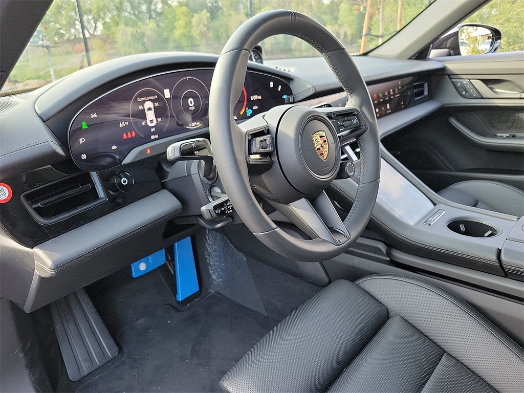 2024 Porsche Taycan 4S photo 4