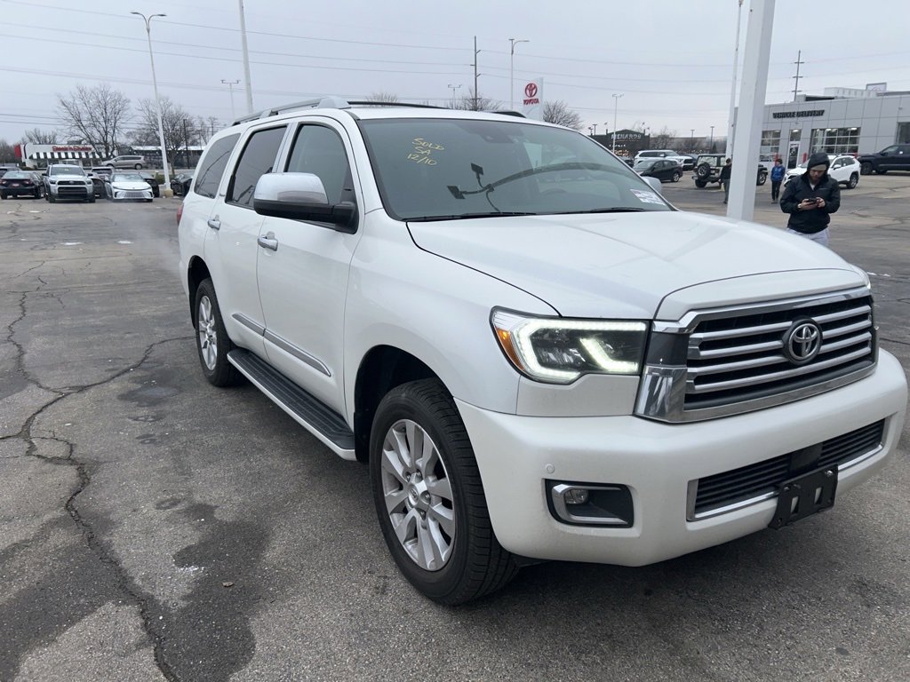 2019 Toyota Sequoia Platinum's photo