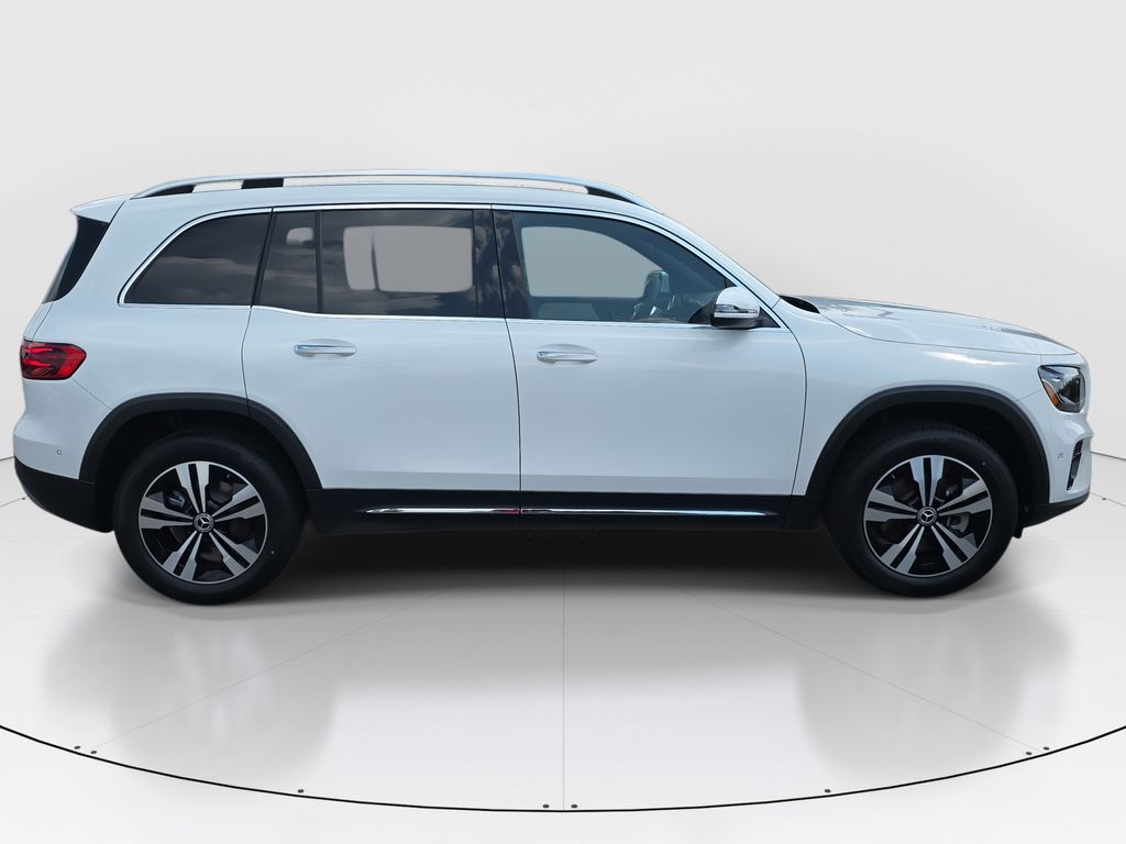 2025 Mercedes Benz GLB 250 photo 3