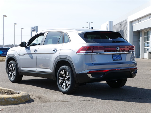 2025 Volkswagen Atlas Cross Sport SE photo 2