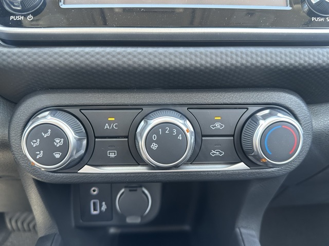 2025 Nissan Kicks Play S photo 14