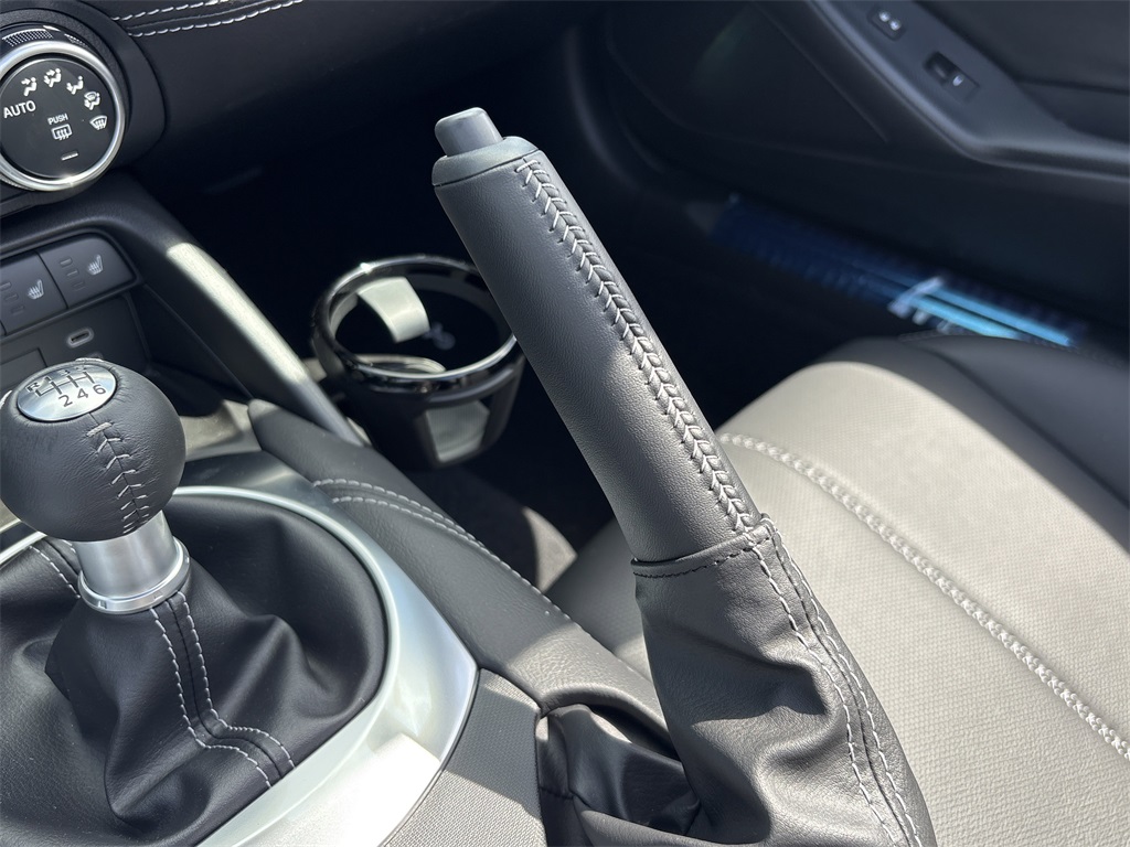 2025 Mazda MX-5 Miata Miata Grand Touring photo 21