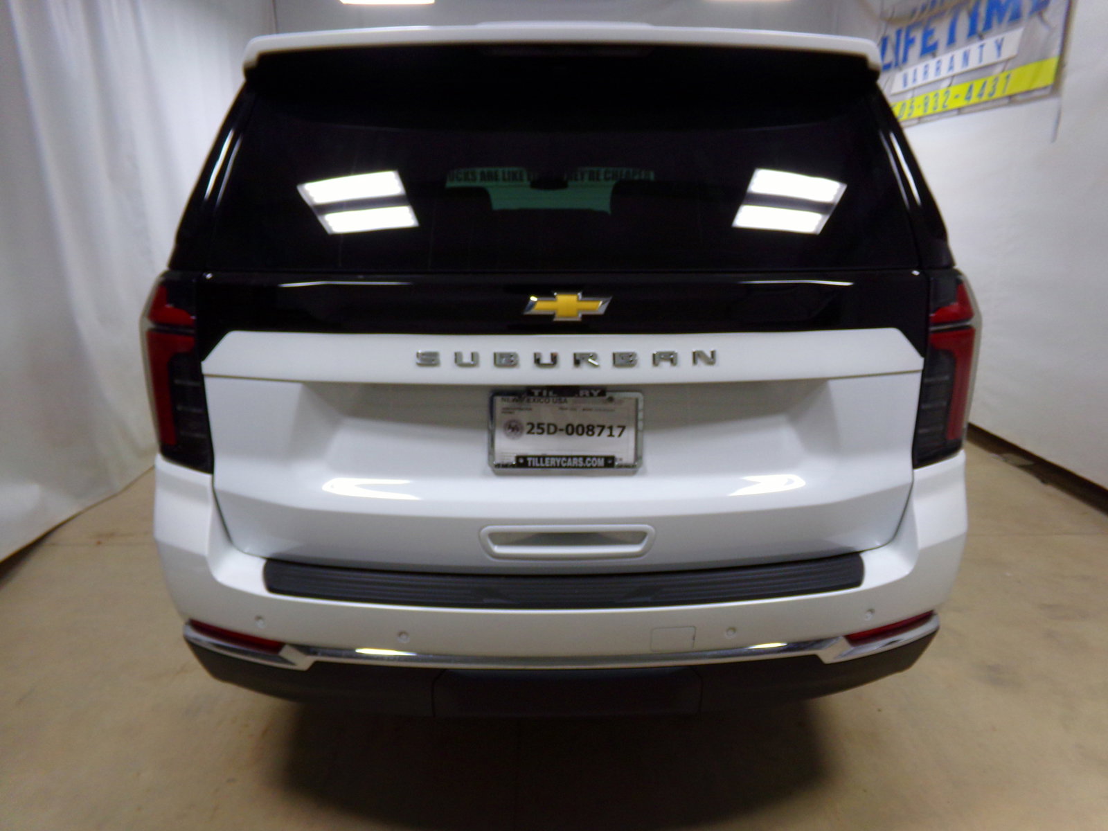 2025 Chevrolet Suburban LS photo 4