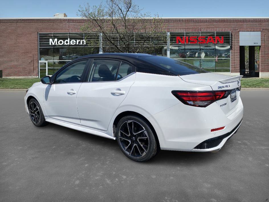 2025 Nissan Sentra SR photo 2