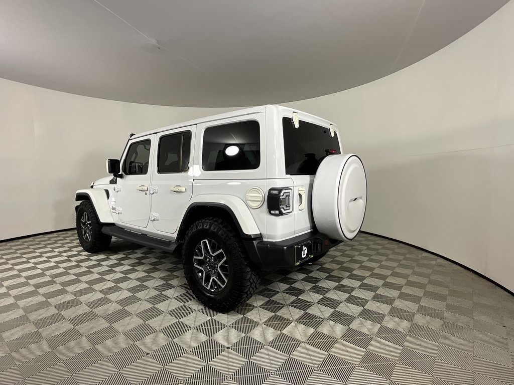 2024 Jeep Wrangler Sahara photo 2