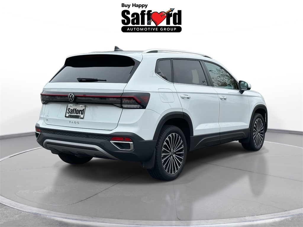 2025 Volkswagen Taos SE photo 5