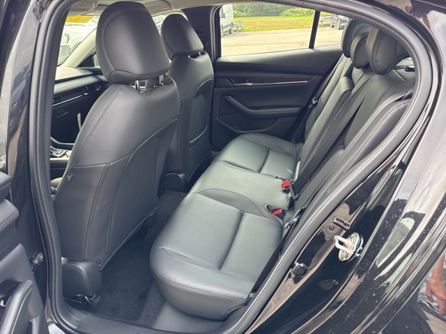 2025 Mazda Mazda3 2.5 s Preferred photo 7