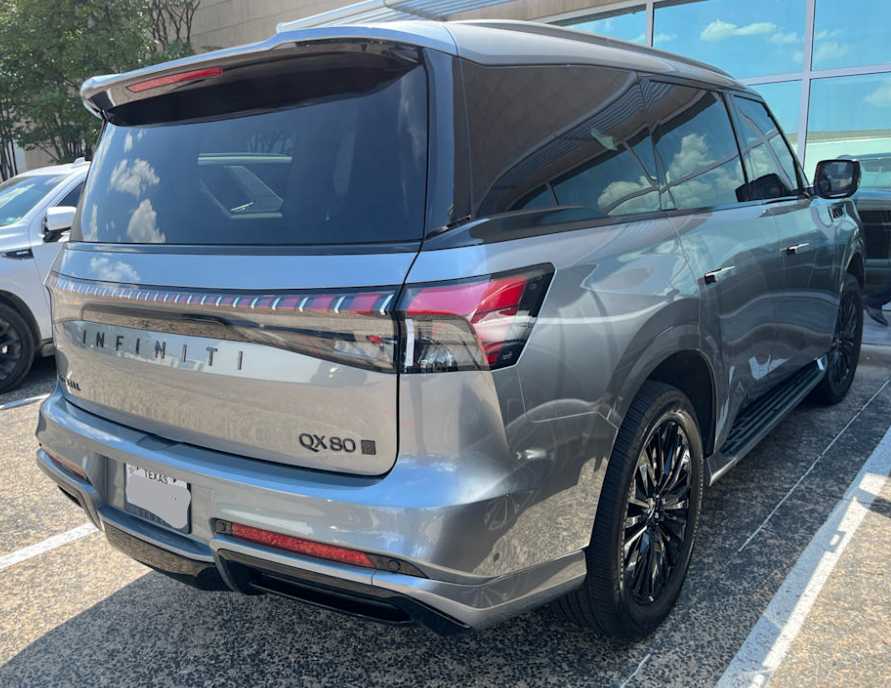 2025 Infiniti QX80 Sensory photo 2