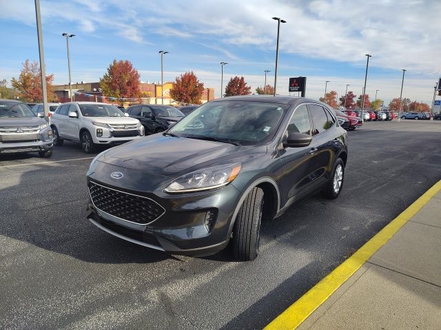 2022 Ford Escape SE photo 3