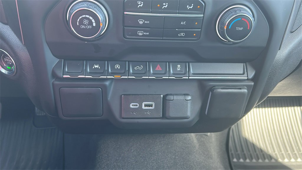2024 Chevrolet Silverado 1500 Custom photo 28