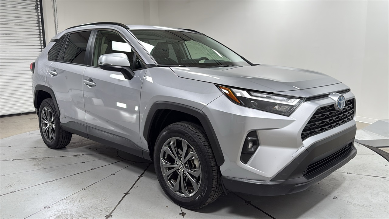 2024 Toyota RAV4 Hybrid XLE Premium photo 2