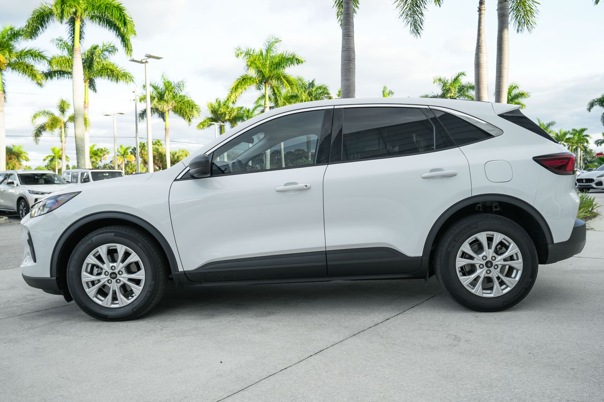 2023 Ford Escape Hybrid Active photo 4