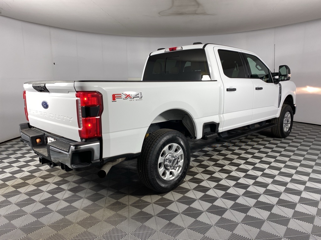 2024 Ford F-350 XLT photo 4