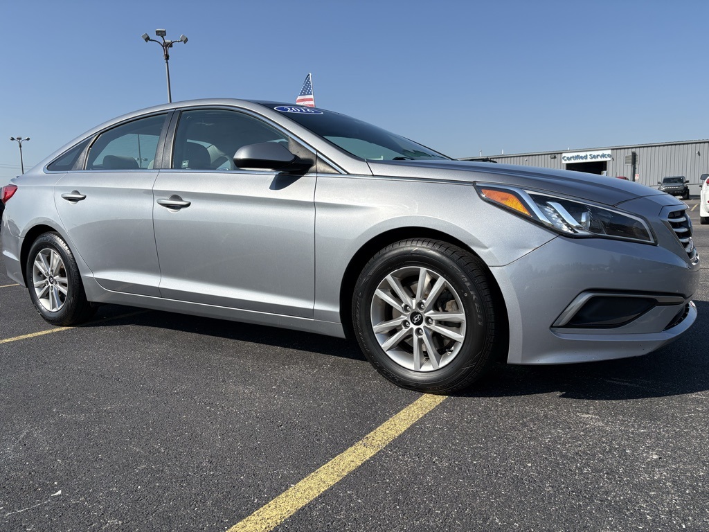 2016 Hyundai Sonata SE Eco photo 3