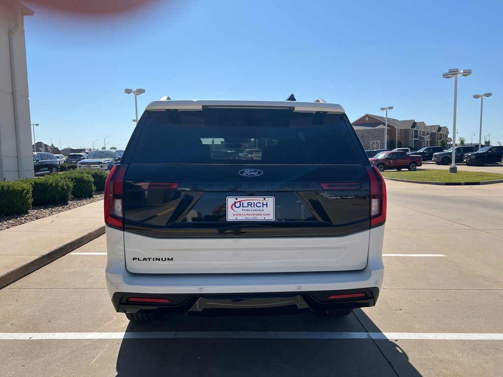 2025 Ford Expedition Platinum photo 2