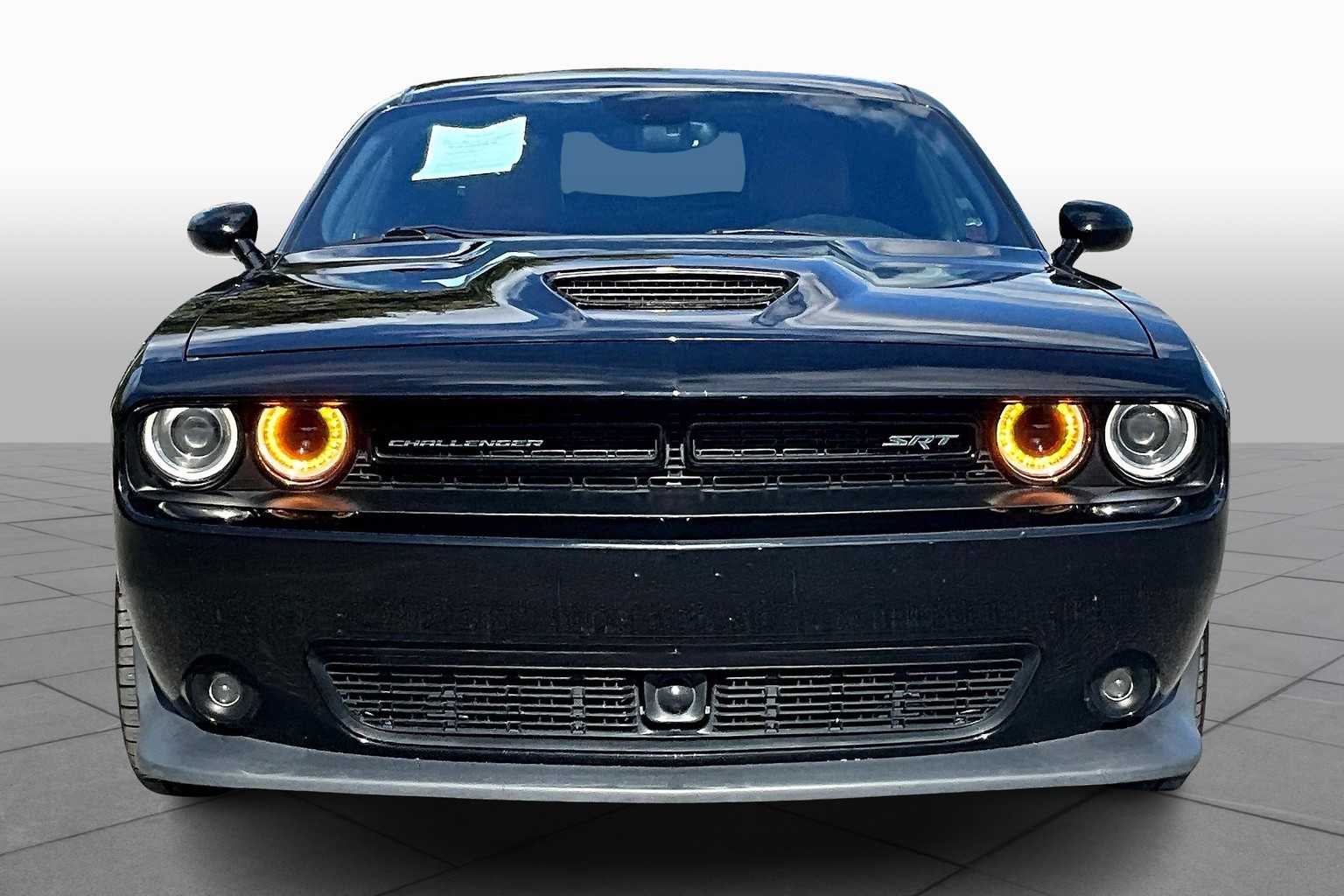 2016 Dodge Challenger SRT8 392 photo 3