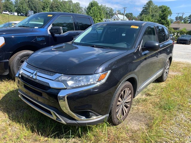 2019 Mitsubishi Outlander ES photo 4