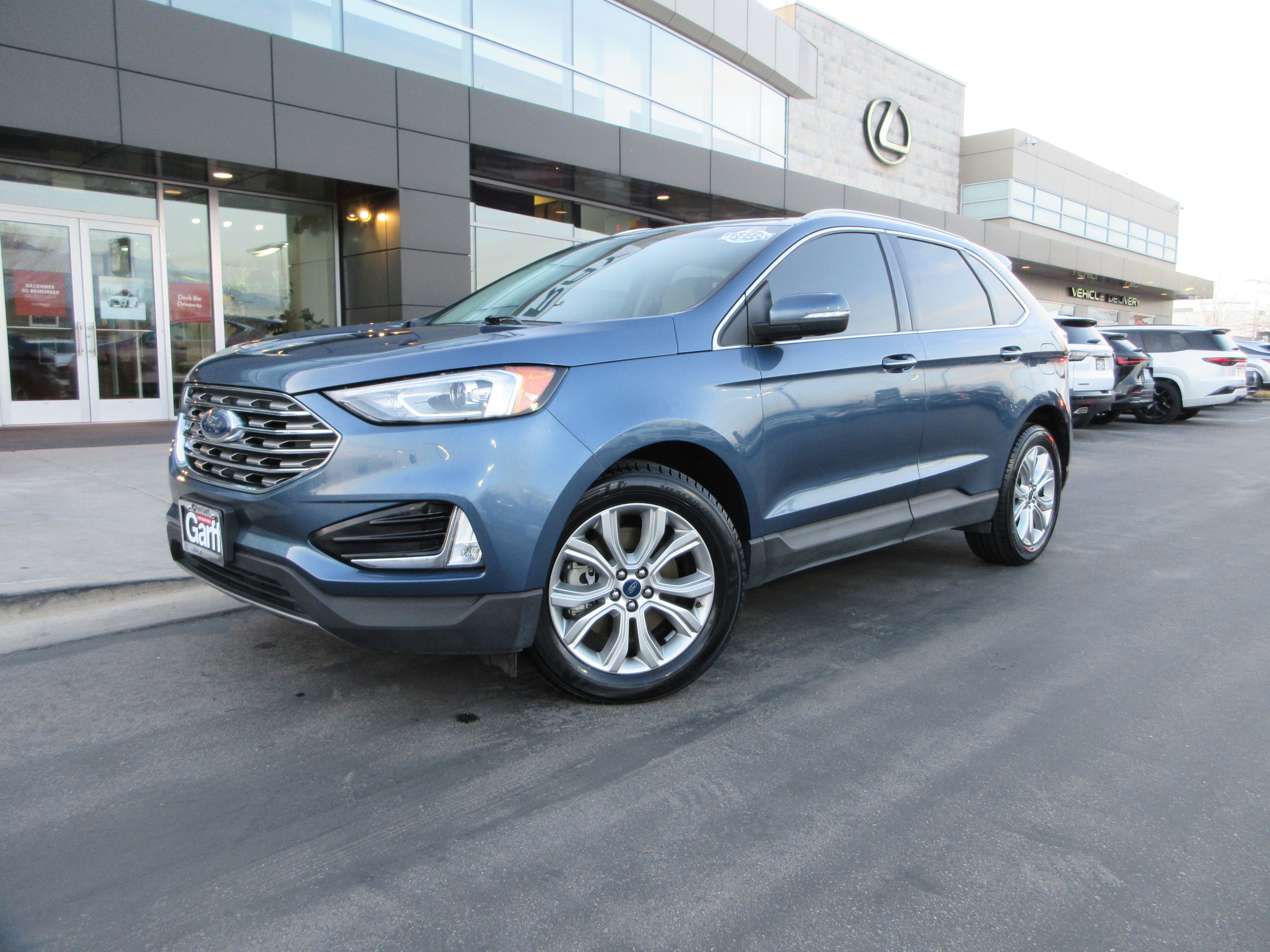 2019 Ford Edge Titanium's photo