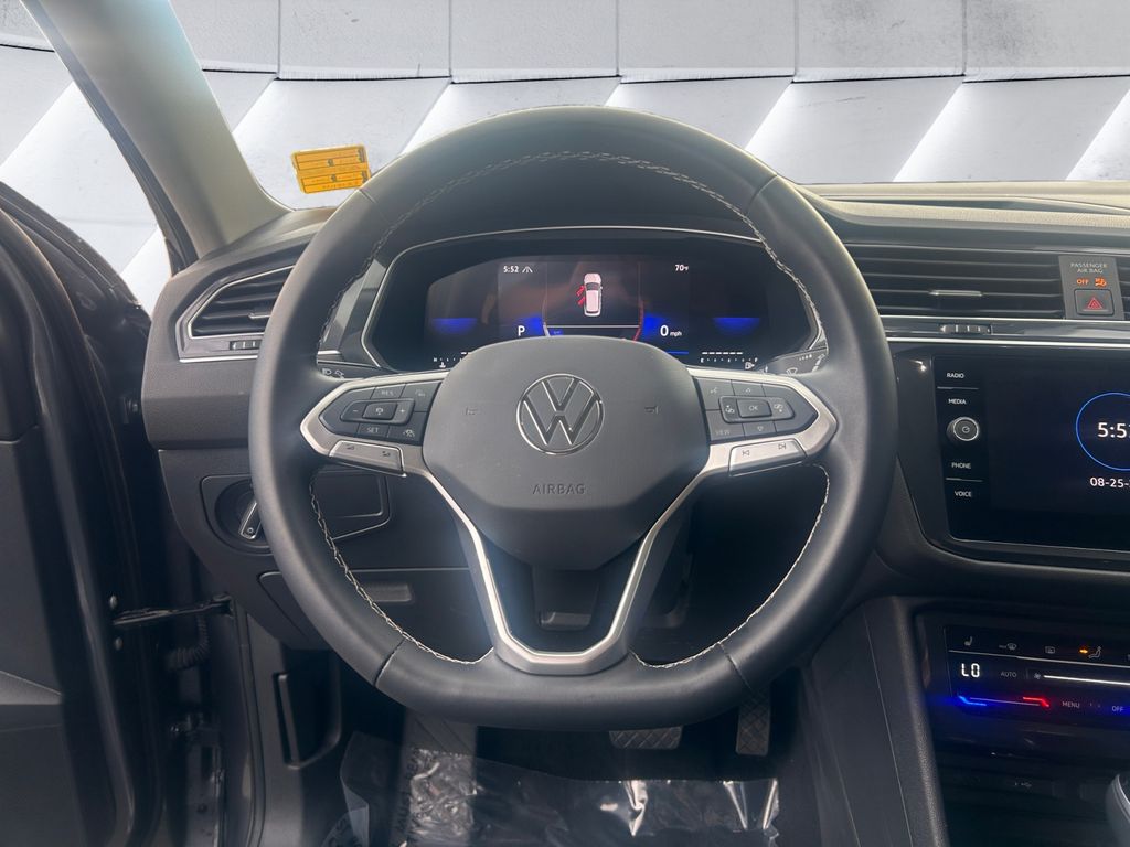 2024 Volkswagen Tiguan SE photo 9