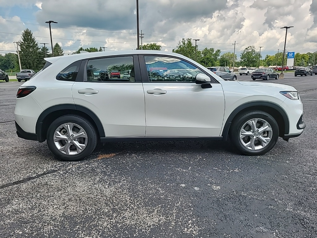 2023 Honda HR-V LX photo 4