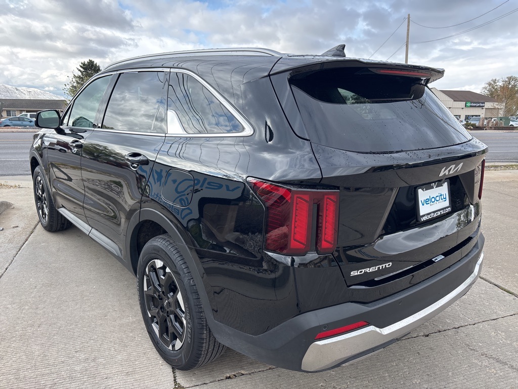 2024 Kia Sorento S photo 7