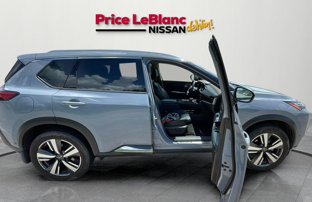 2022 Nissan Rogue Platinum photo 9