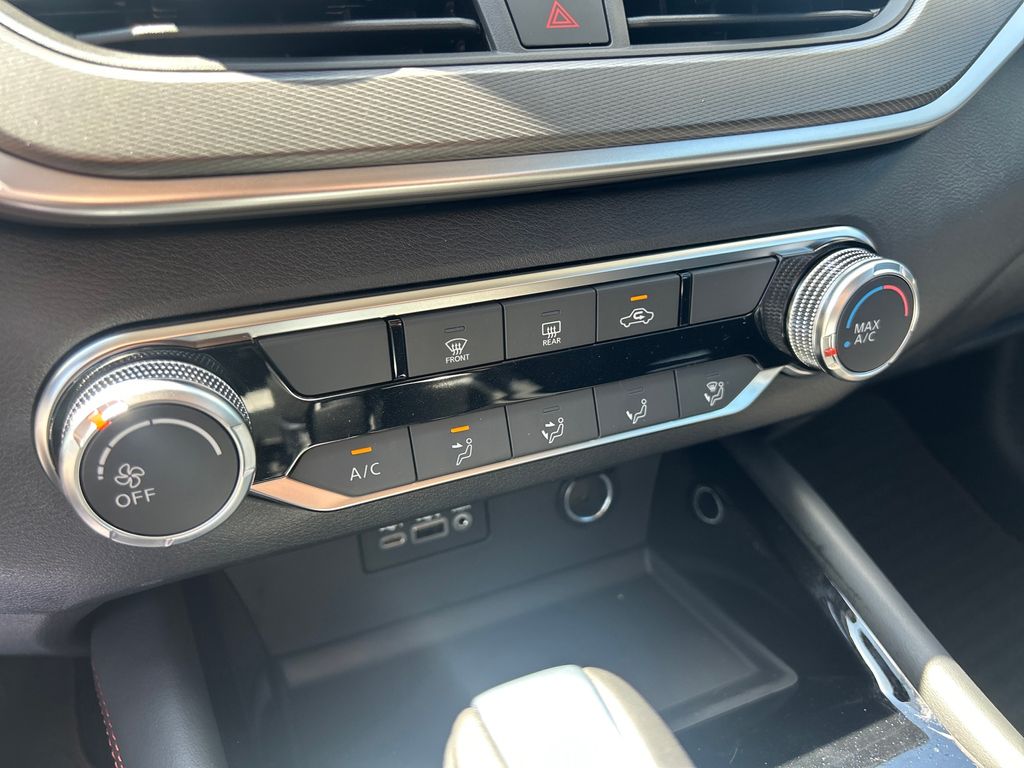 2025 Nissan Altima 2.5 SR photo 33
