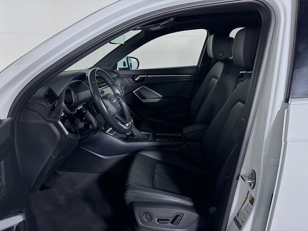2024 Audi Q3 S line Premium photo 10