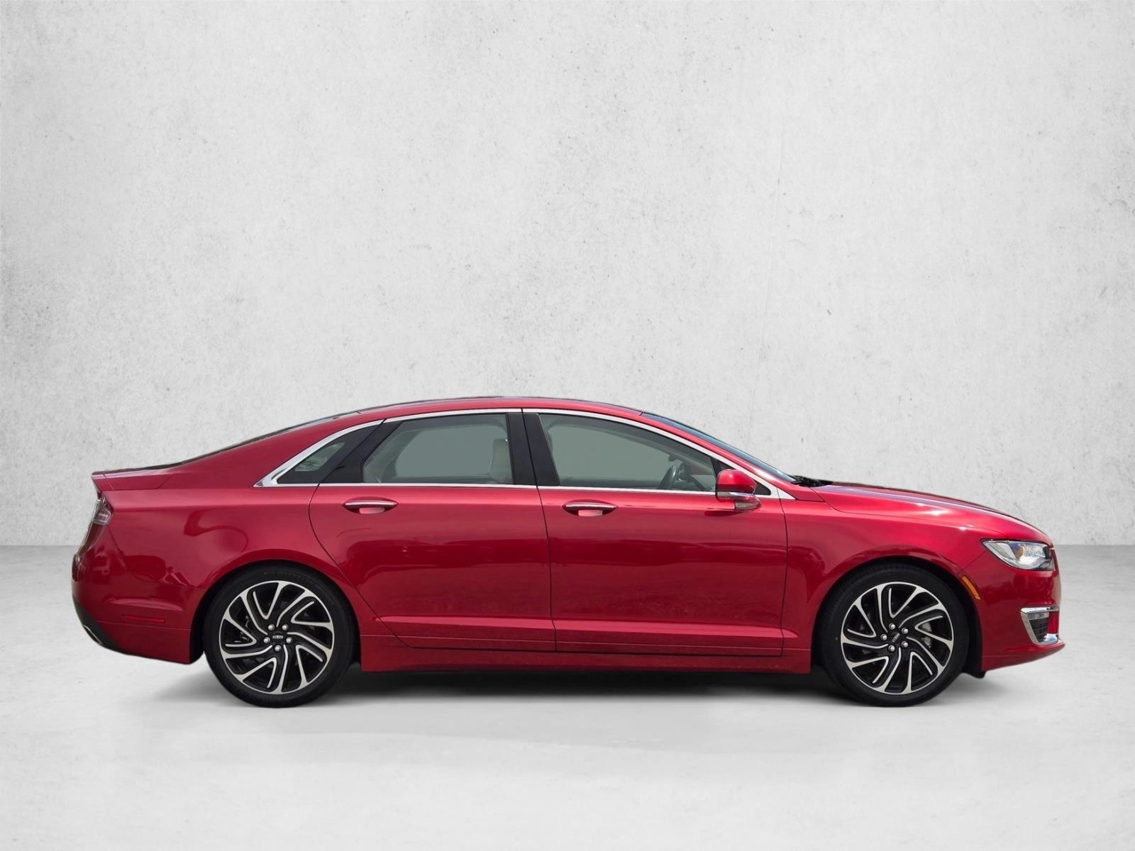 2020 Lincoln MKZ Standard photo 4