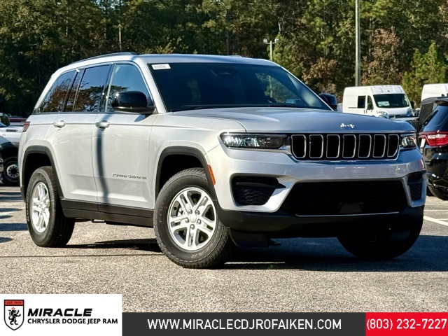 2025 Jeep Grand Cherokee Laredo's photo