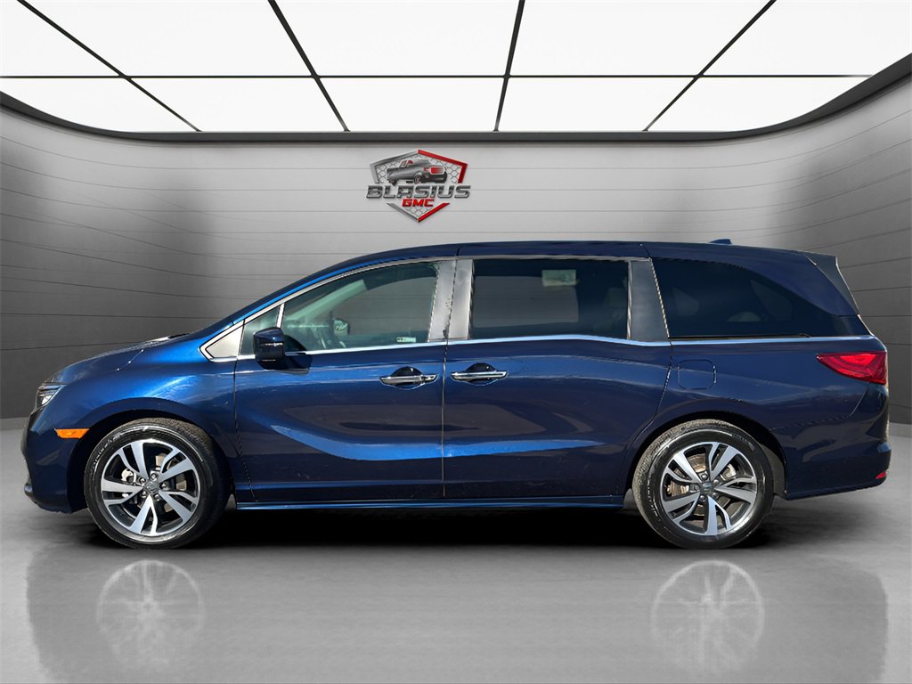 2023 Honda Odyssey Touring photo 2