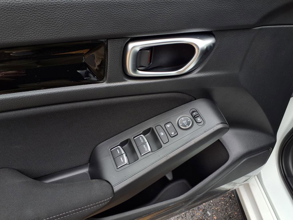 2026 Honda Civic Hatchback Hybrid Sport photo 11