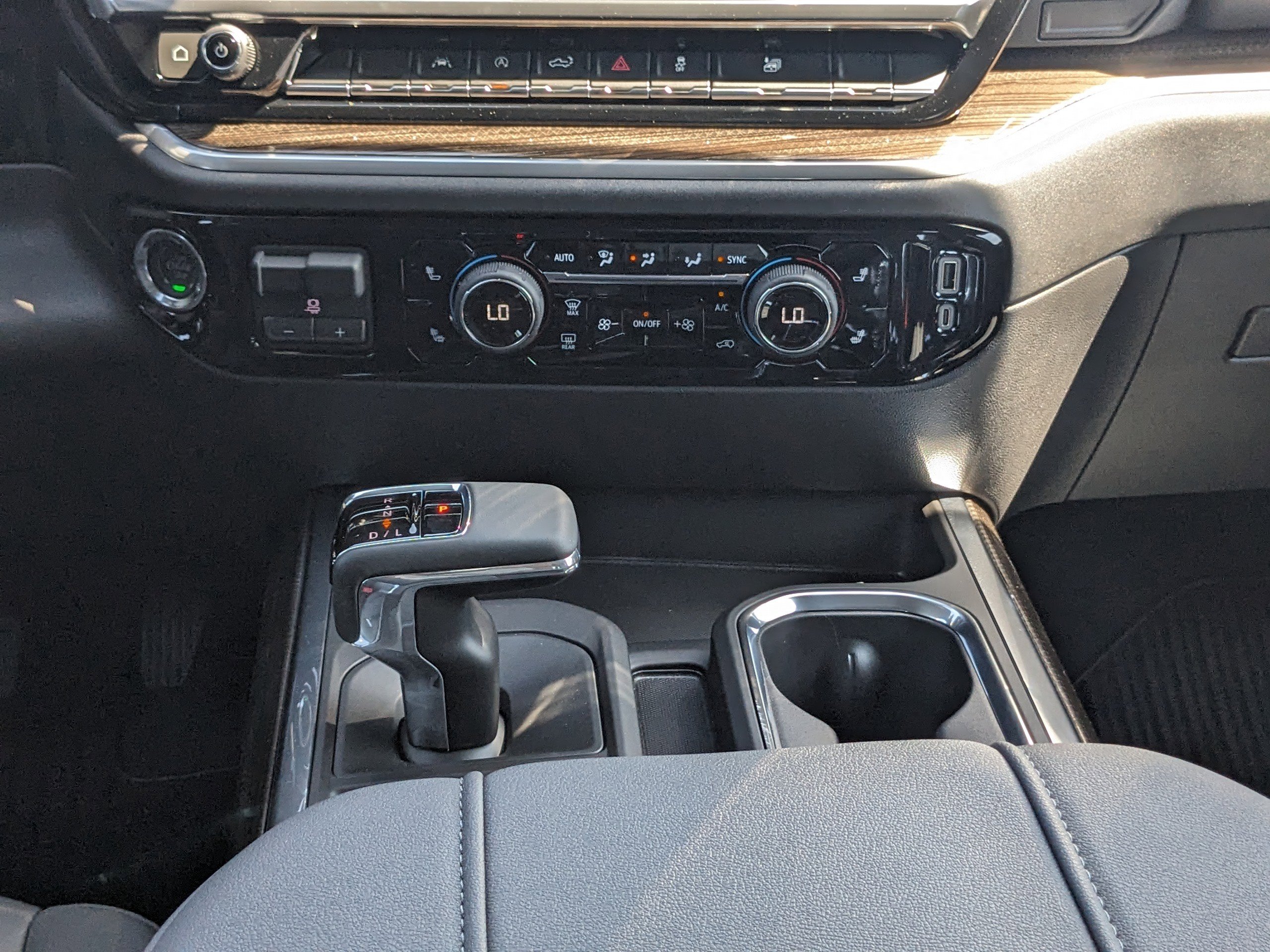 2025 Chevrolet Silverado 1500 RST photo 19