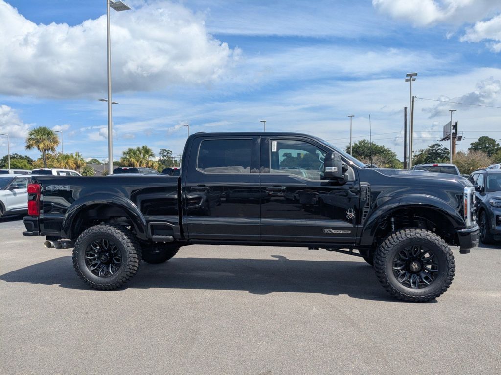 2025 Ford F-250 Lariat photo 2