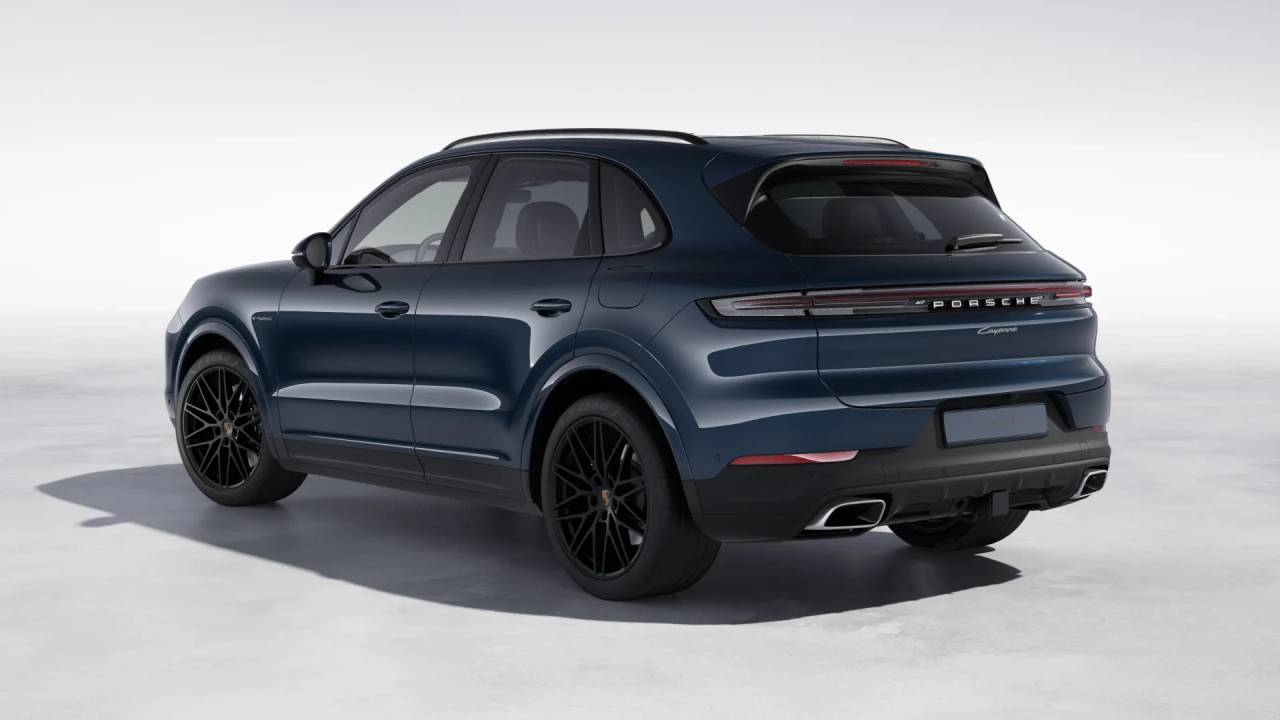 2025 Porsche Cayenne E-Hybrid photo 3