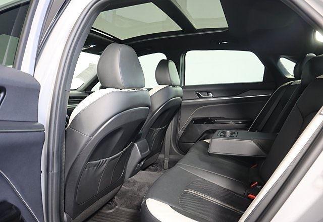 2025 Kia K5 GT-Line photo 17