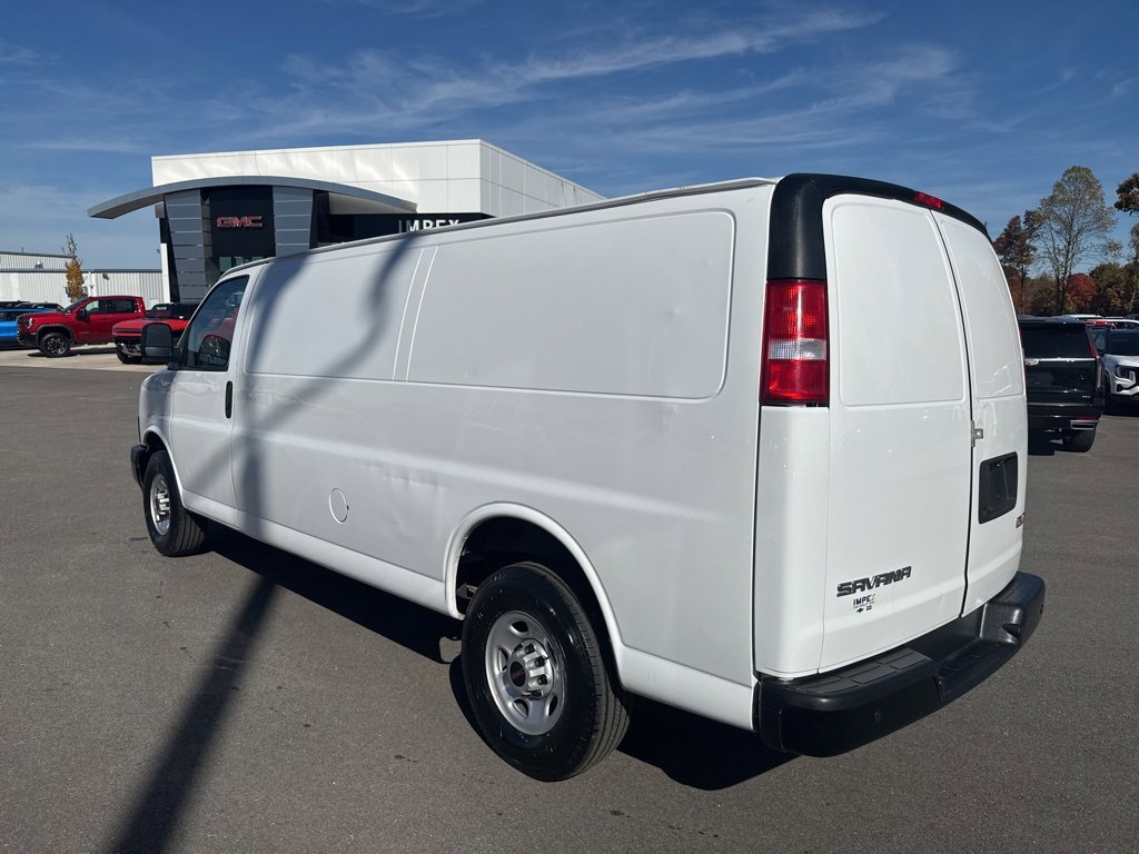 2023 GMC Savana Cargo Work Van's photo