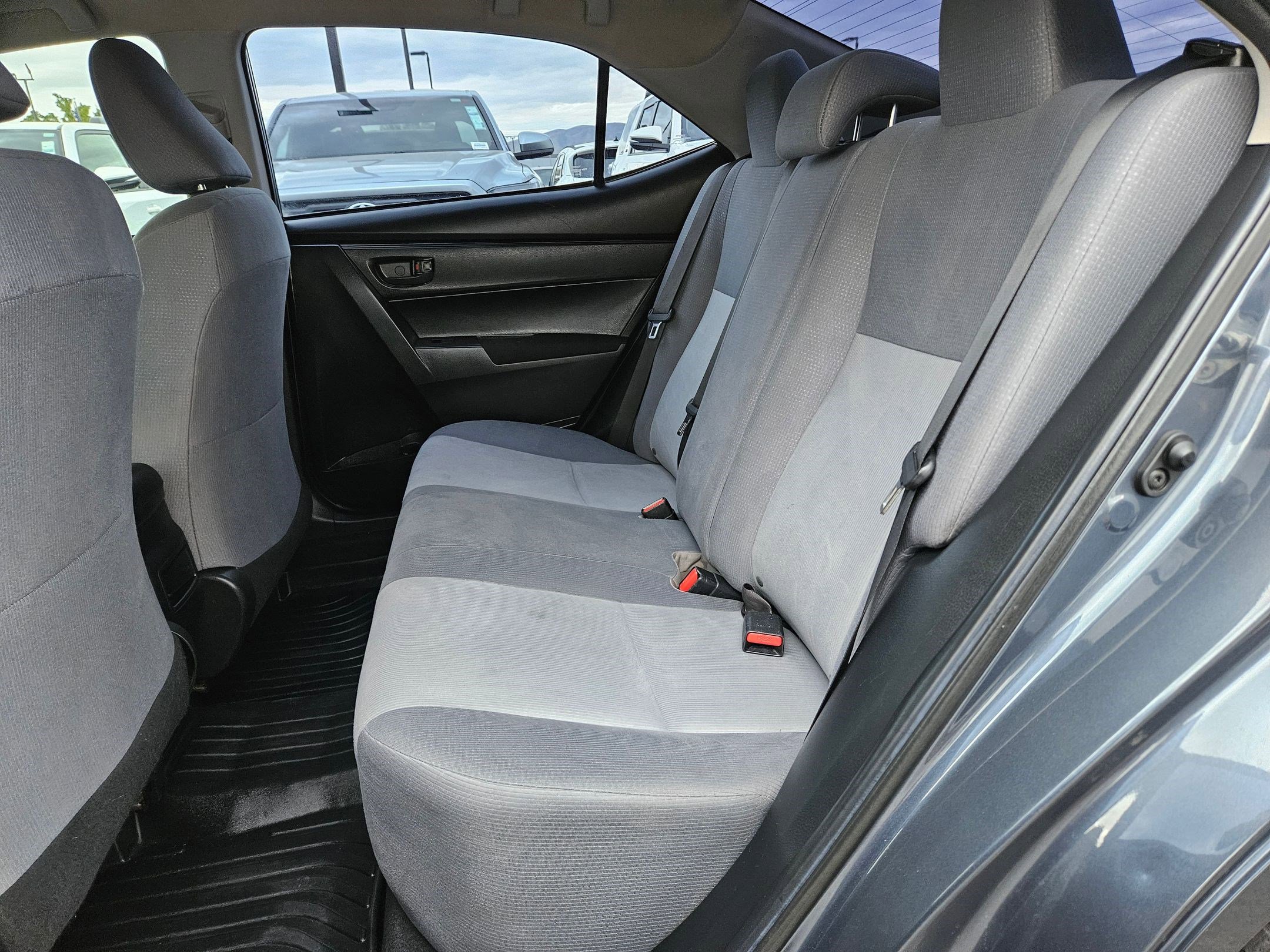 2018 Toyota Corolla L photo 24