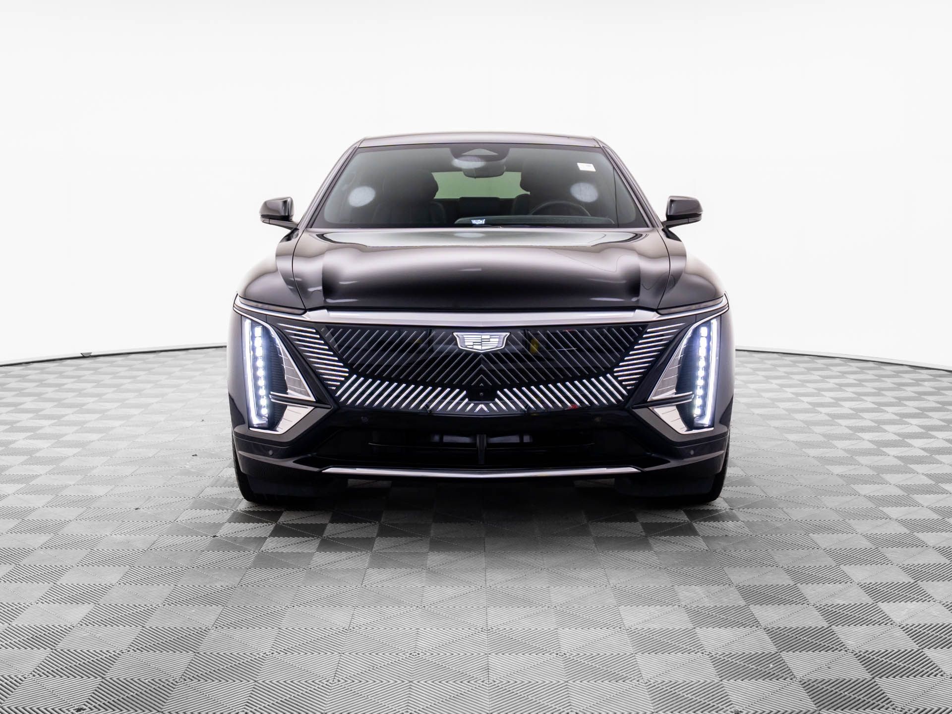 Used 2024 Cadillac LYRIQ Luxury 3 with VIN 1GYKPSRL2RZ136081 for sale in Barrington, IL