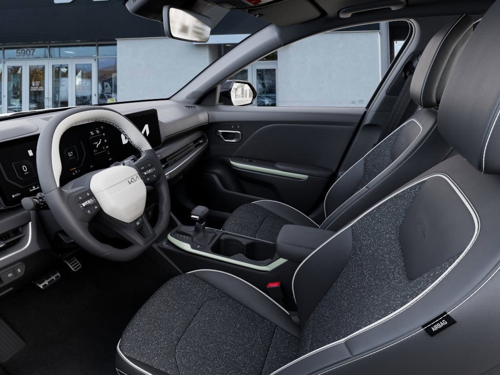 2025 Kia K4 GT-Line photo 16