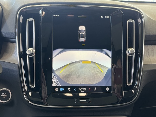 2025 Volvo XC40 Plus photo 24